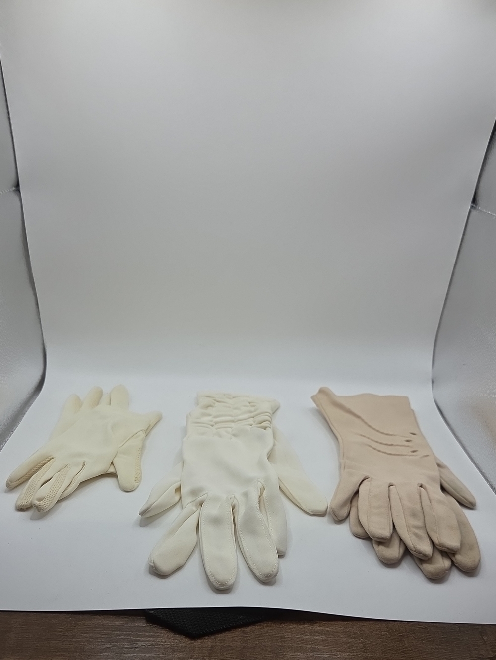 Classic Women's Dress Gloves in Cream and Beige